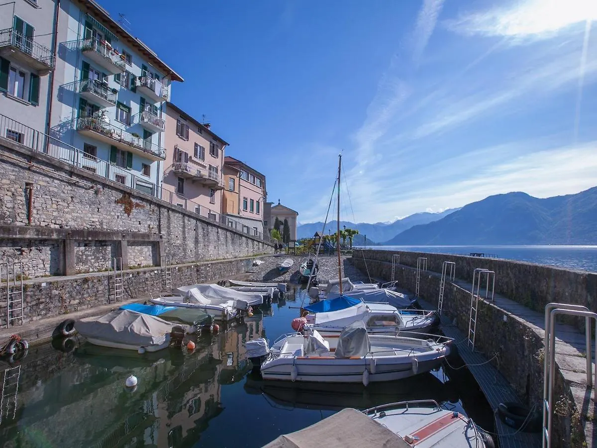 Residence Vista D'Oro Apartmentsペルレード アパートホテル